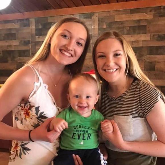 Meet your Posher, Courtney - Picture 1 of 1